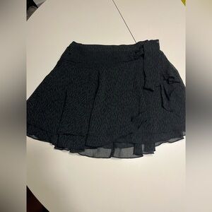 Aerie medium black and green flouncy skirt